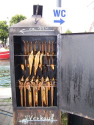 Essen in rauen Mengen. Essen in rauen Mengen.